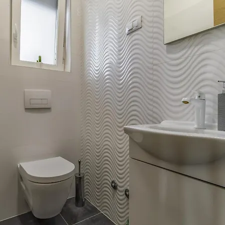 Luna & Pia In For 10 People With Heated Pool Villa Pula